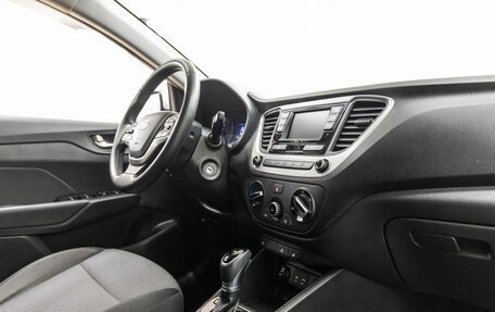 Hyundai Solaris II рестайлинг, 2017 год, 1 198 000 рублей, 30 фотография