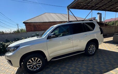 Toyota Land Cruiser Prado 150 рестайлинг 2, 2021 год, 6 200 000 рублей, 3 фотография