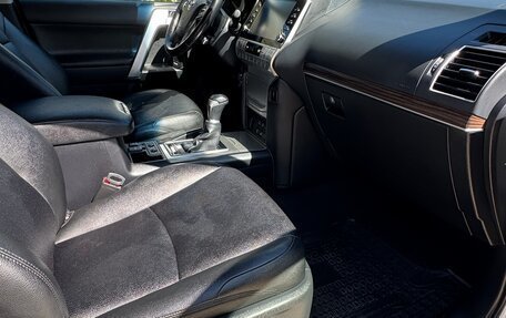 Toyota Land Cruiser Prado 150 рестайлинг 2, 2021 год, 6 200 000 рублей, 8 фотография
