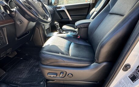 Toyota Land Cruiser Prado 150 рестайлинг 2, 2021 год, 6 200 000 рублей, 6 фотография