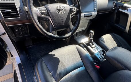 Toyota Land Cruiser Prado 150 рестайлинг 2, 2021 год, 6 200 000 рублей, 5 фотография