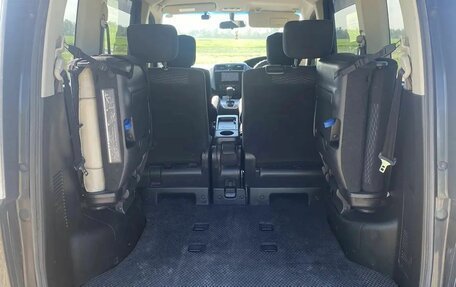 Nissan Serena IV, 2015 год, 1 400 000 рублей, 7 фотография
