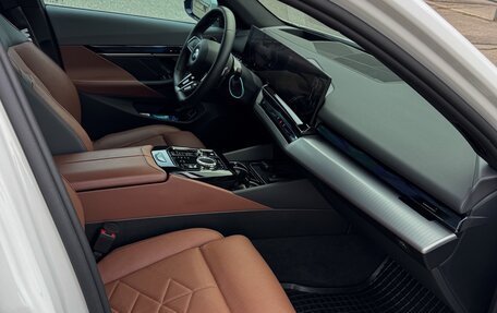 BMW 5 серия, 2024 год, 7 700 000 рублей, 10 фотография