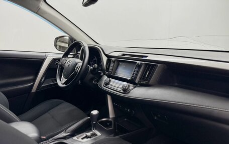 Toyota RAV4, 2017 год, 2 388 000 рублей, 13 фотография