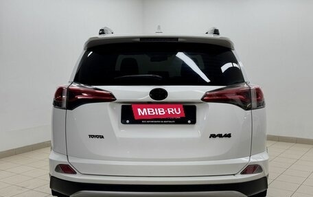 Toyota RAV4, 2017 год, 2 388 000 рублей, 5 фотография