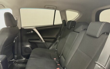 Toyota RAV4, 2017 год, 2 388 000 рублей, 14 фотография
