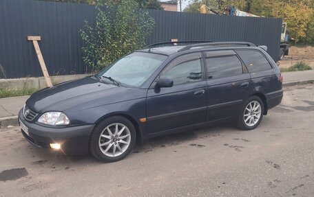 Toyota Avensis III рестайлинг, 2000 год, 215 000 рублей, 1 фотография