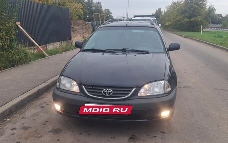 Toyota Avensis III рестайлинг, 2000 год, 215 000 рублей, 2 фотография
