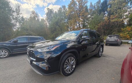 Toyota Highlander, 2021 год, 5 400 000 рублей, 1 фотография