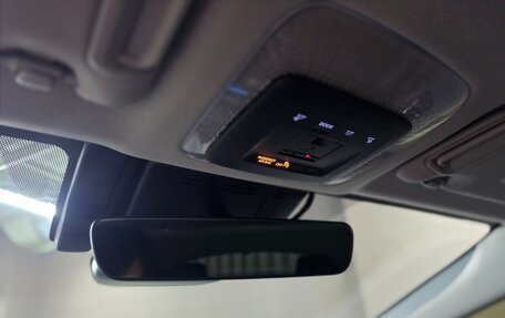 Toyota Prius IV XW50, 2025 год, 5 100 000 рублей, 15 фотография