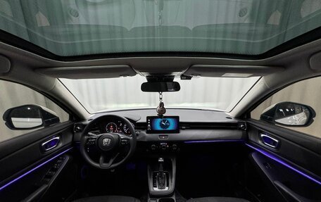 Honda Vezel, 2023 год, 1 320 000 рублей, 11 фотография