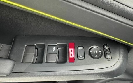 Honda Vezel, 2023 год, 1 320 000 рублей, 14 фотография