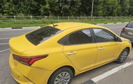 Hyundai Solaris II рестайлинг, 2021 год, 898 700 рублей, 2 фотография