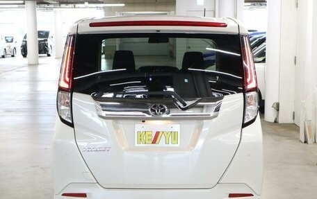 Toyota Roomy I, 2023 год, 750 000 рублей, 6 фотография
