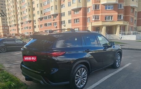 Toyota Highlander, 2021 год, 5 400 000 рублей, 4 фотография