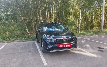 Toyota Highlander, 2021 год, 5 400 000 рублей, 6 фотография