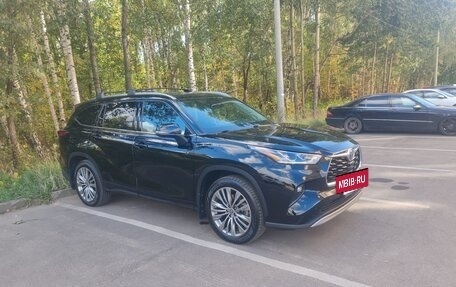 Toyota Highlander, 2021 год, 5 400 000 рублей, 3 фотография