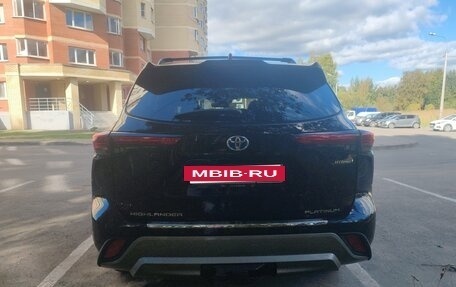 Toyota Highlander, 2021 год, 5 400 000 рублей, 7 фотография