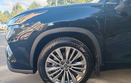 Toyota Highlander, 2021 год, 5 400 000 рублей, 21 фотография