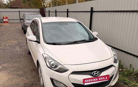 Hyundai i30 II рестайлинг, 2012 год, 900 000 рублей, 3 фотография
