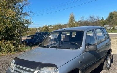 Chevrolet Niva I рестайлинг, 2004 год, 210 000 рублей, 1 фотография