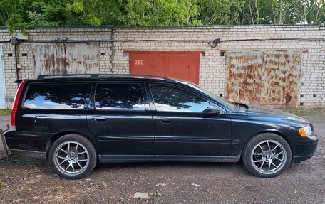 Volvo V70 III рестайлинг, 2005 год, 700 000 рублей, 4 фотография