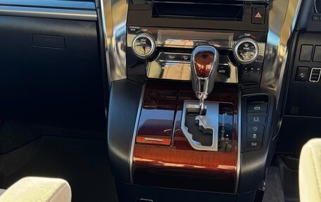 Toyota Vellfire II, 2016 год, 3 600 000 рублей, 14 фотография