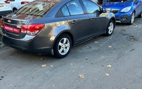 Chevrolet Cruze II, 2010 год, 630 000 рублей, 2 фотография