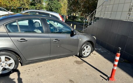 Chevrolet Cruze II, 2010 год, 630 000 рублей, 4 фотография