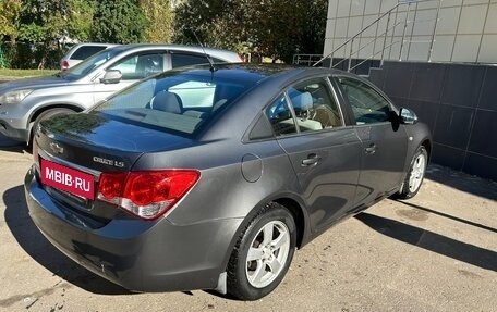 Chevrolet Cruze II, 2010 год, 630 000 рублей, 5 фотография