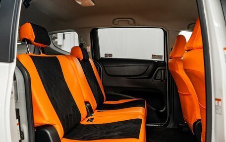 Toyota Sienta II, 2021 год, 1 640 000 рублей, 8 фотография