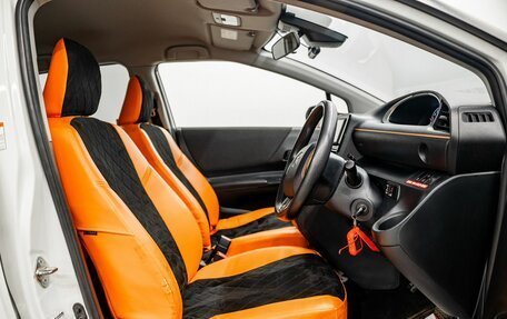 Toyota Sienta II, 2021 год, 1 640 000 рублей, 6 фотография
