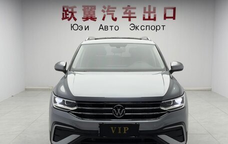 Volkswagen Tiguan II, 2023 год, 1 860 000 рублей, 2 фотография
