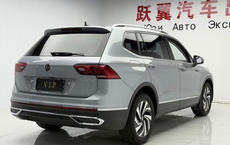 Volkswagen Tiguan II, 2023 год, 1 860 000 рублей, 6 фотография