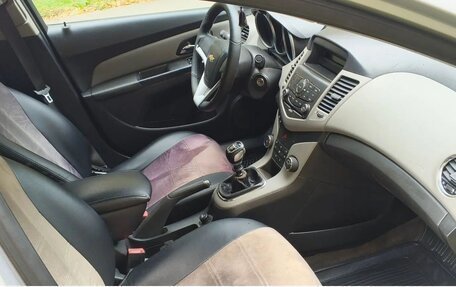 Chevrolet Cruze II, 2012 год, 640 000 рублей, 3 фотография