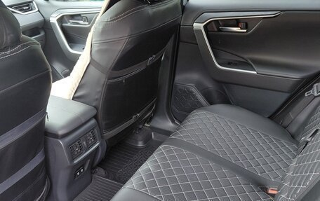 Toyota RAV4, 2021 год, 4 300 000 рублей, 7 фотография