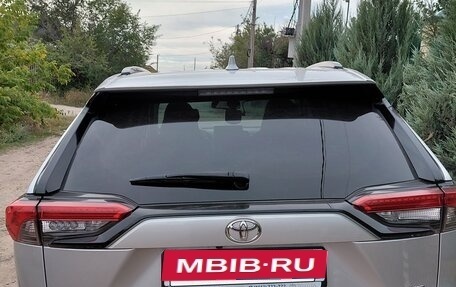 Toyota RAV4, 2021 год, 4 300 000 рублей, 10 фотография