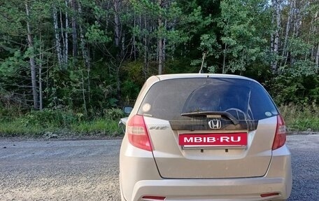 Honda Fit III, 2011 год, 400 000 рублей, 3 фотография
