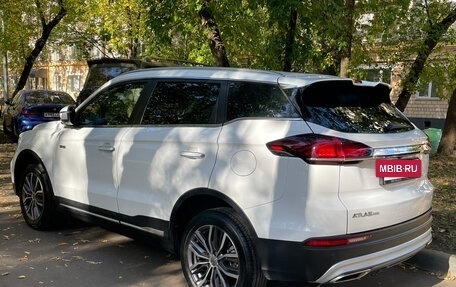 Geely Atlas, 2023 год, 2 015 000 рублей, 3 фотография
