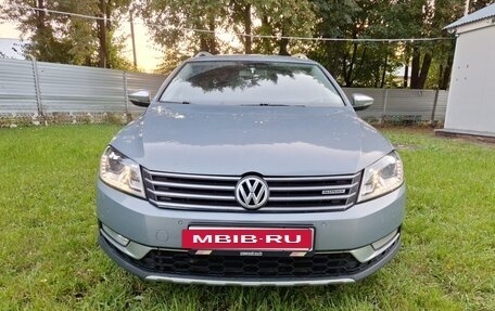 Volkswagen Passat B7, 2013 год, 1 175 000 рублей, 2 фотография