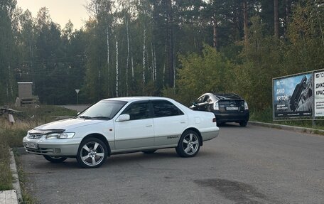 Toyota Camry, 1997 год, 490 000 рублей, 2 фотография