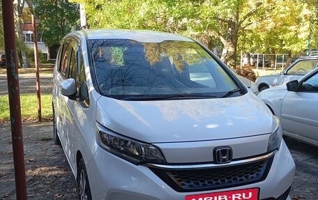 Honda Freed II, 2022 год, 1 725 000 рублей, 3 фотография