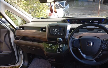 Honda Freed II, 2022 год, 1 725 000 рублей, 15 фотография