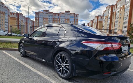 Toyota Camry, 2021 год, 3 800 000 рублей, 8 фотография