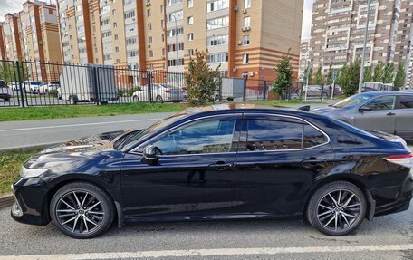 Toyota Camry, 2021 год, 3 800 000 рублей, 5 фотография