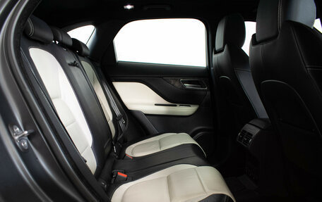 Jaguar F-Pace, 2016 год, 2 047 000 рублей, 11 фотография