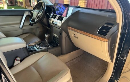 Toyota Land Cruiser Prado 150 рестайлинг 2, 2020 год, 5 450 000 рублей, 8 фотография