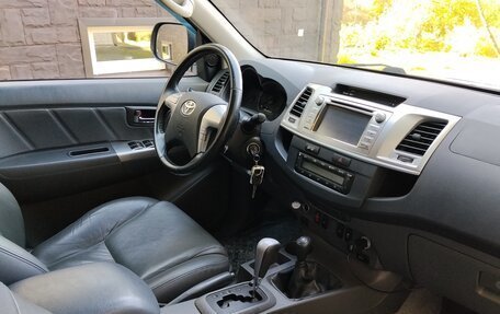 Toyota Hilux VII, 2013 год, 2 500 000 рублей, 11 фотография