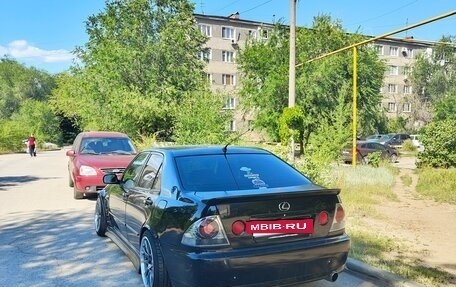 Lexus IS II рестайлинг 2, 2002 год, 1 100 000 рублей, 4 фотография