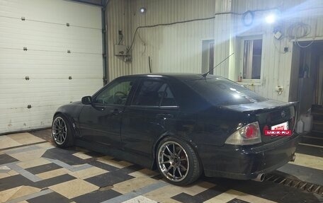 Lexus IS II рестайлинг 2, 2002 год, 1 100 000 рублей, 6 фотография